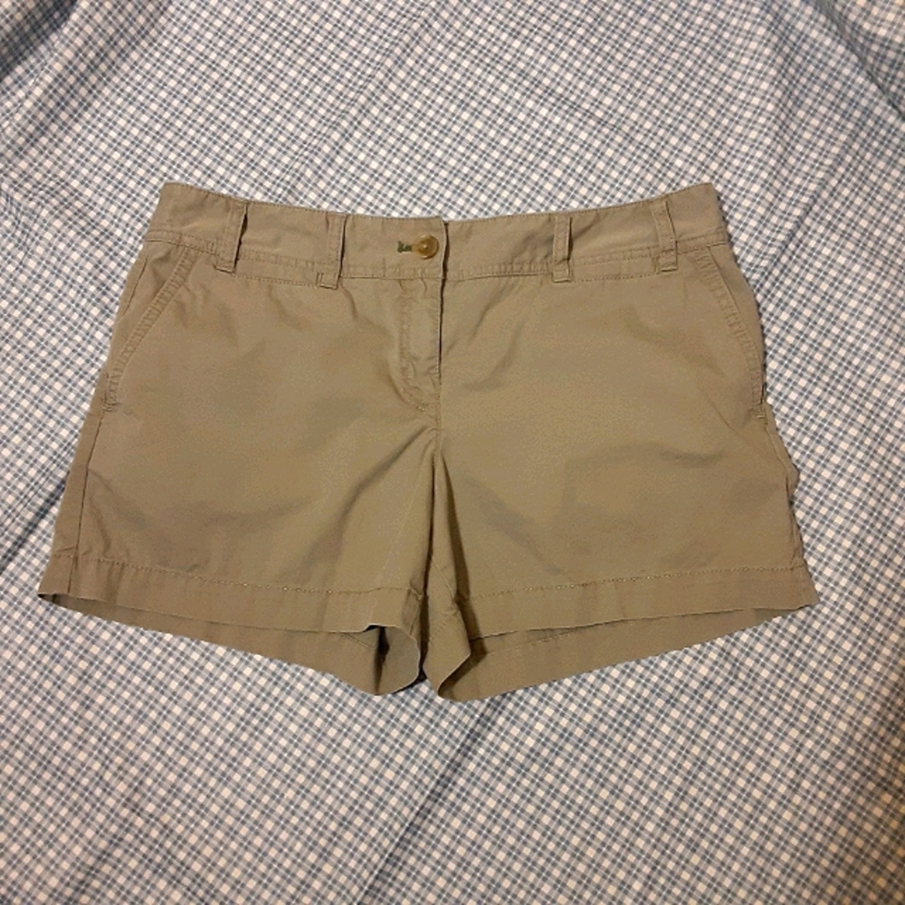 🌻3/$20 LOFT olive green high rise shorts size 10
